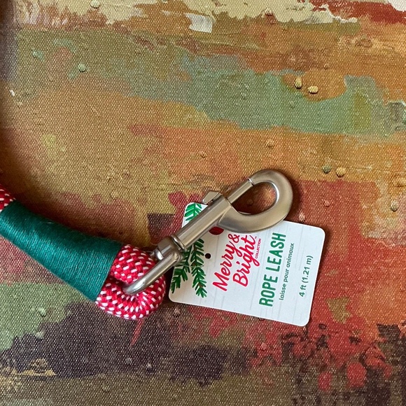 MERRY & BRIGHT - Christmas Themed Dog Leash - Picture 3 of 5